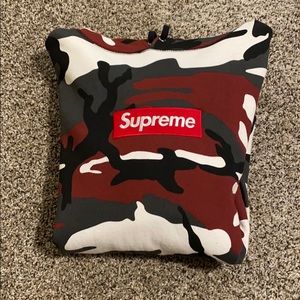 FW13 red camo Supreme box logo hoodie size L.